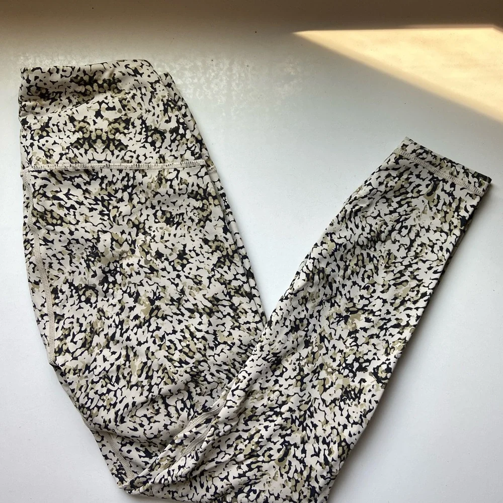 Varley Compression Patterned Leggings - Picture 2 of 3